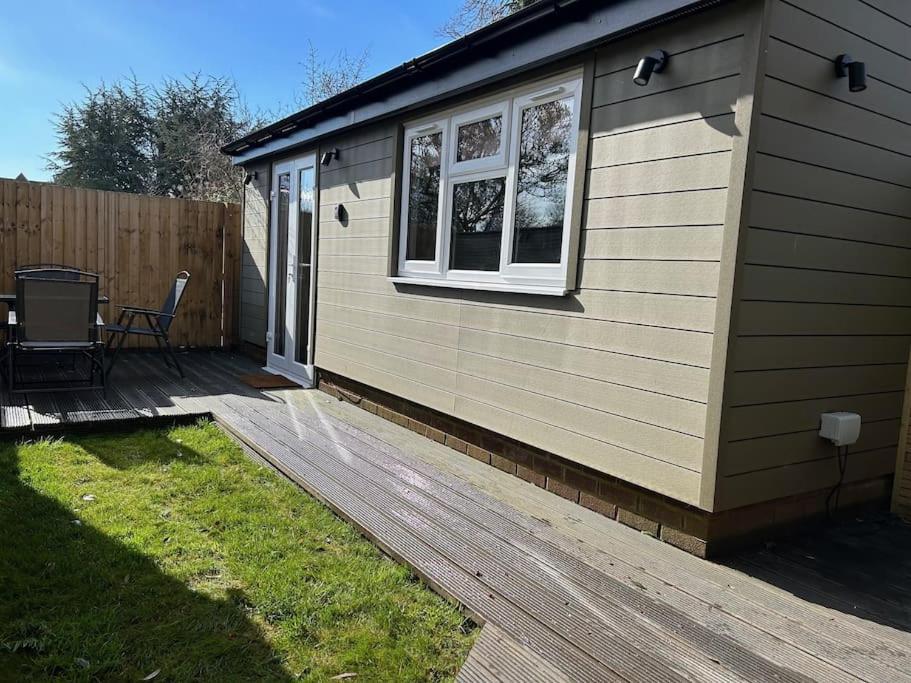 The Garden Cabin Reading Exterior photo